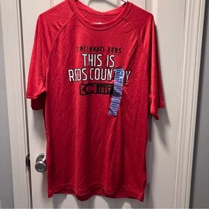 NWT Cincinnati Reds MLB This is Reds Country Short Sleeve Shirt Men’s Large Tee